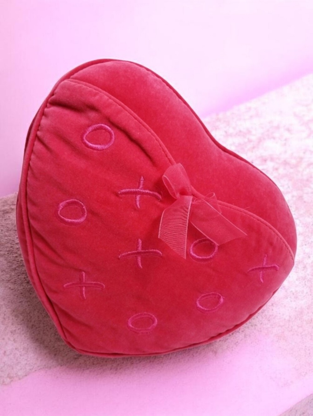 Hallmark Heart Pillow OS XOXO Bow Hidden Pocket Valentine Love Decor Plush Red